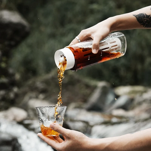 Кувшин MHW-3BOMBER Ice Core для холодного заваривания 600 мл - белый