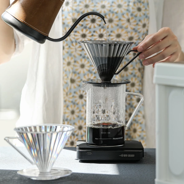 Пластиковая воронка MHW-3BOMBER Elf - серая